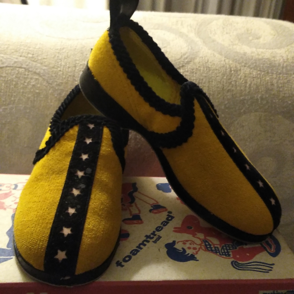 Vintage NWOT Boys Wellco Slippers
